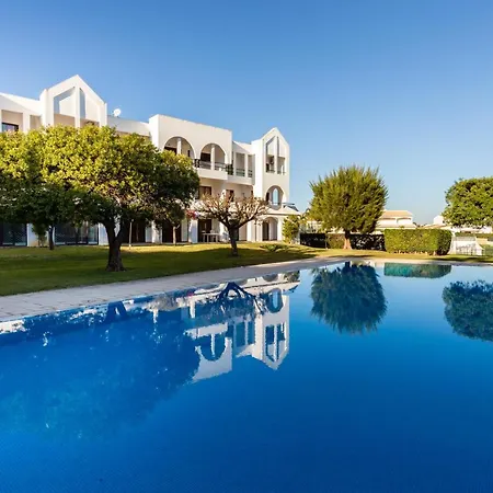 Garden With Pool Lejlighed